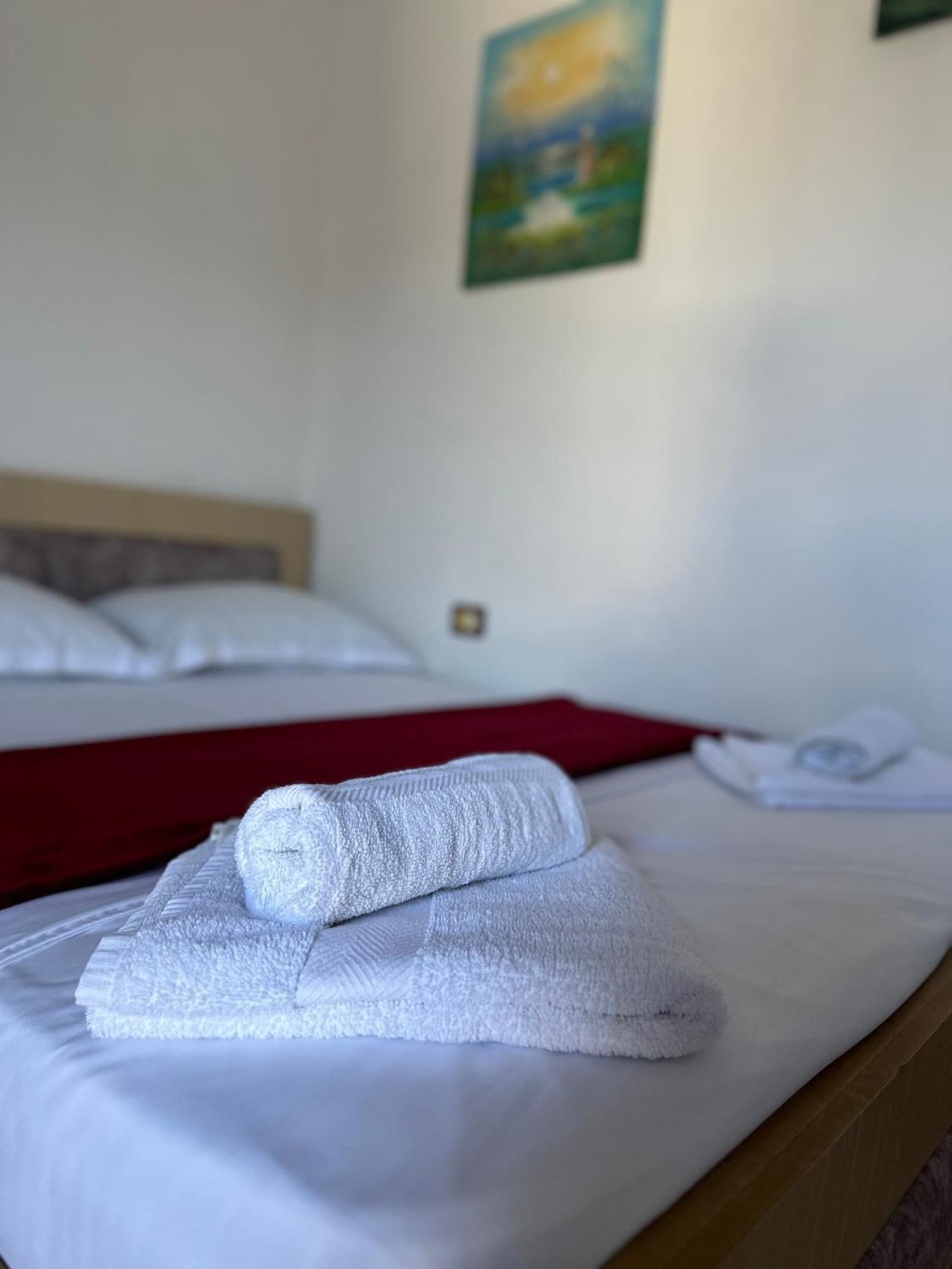Albi'S Guesthouse Ксамил Екстериор снимка