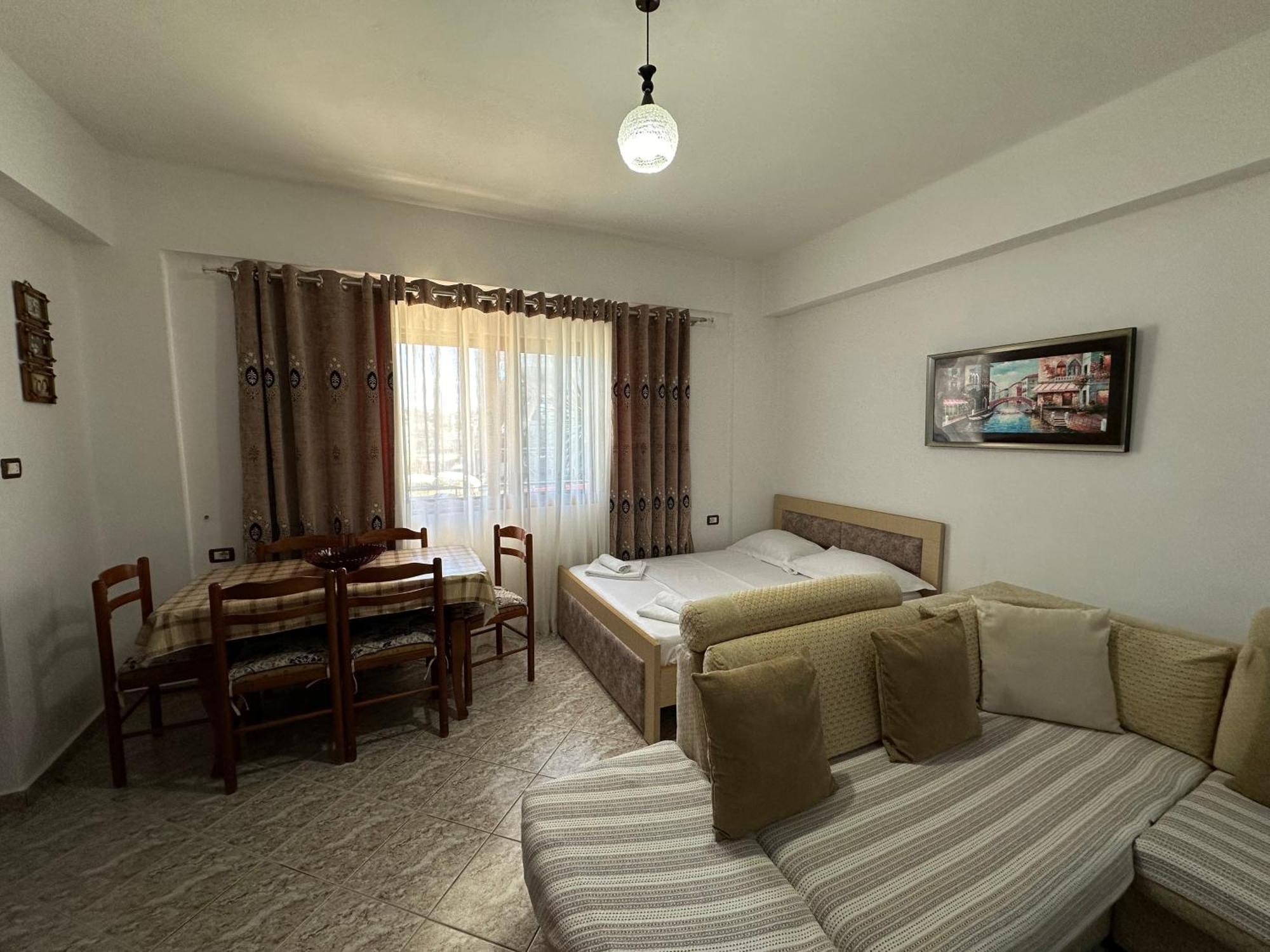 Albi'S Guesthouse Ксамил Екстериор снимка