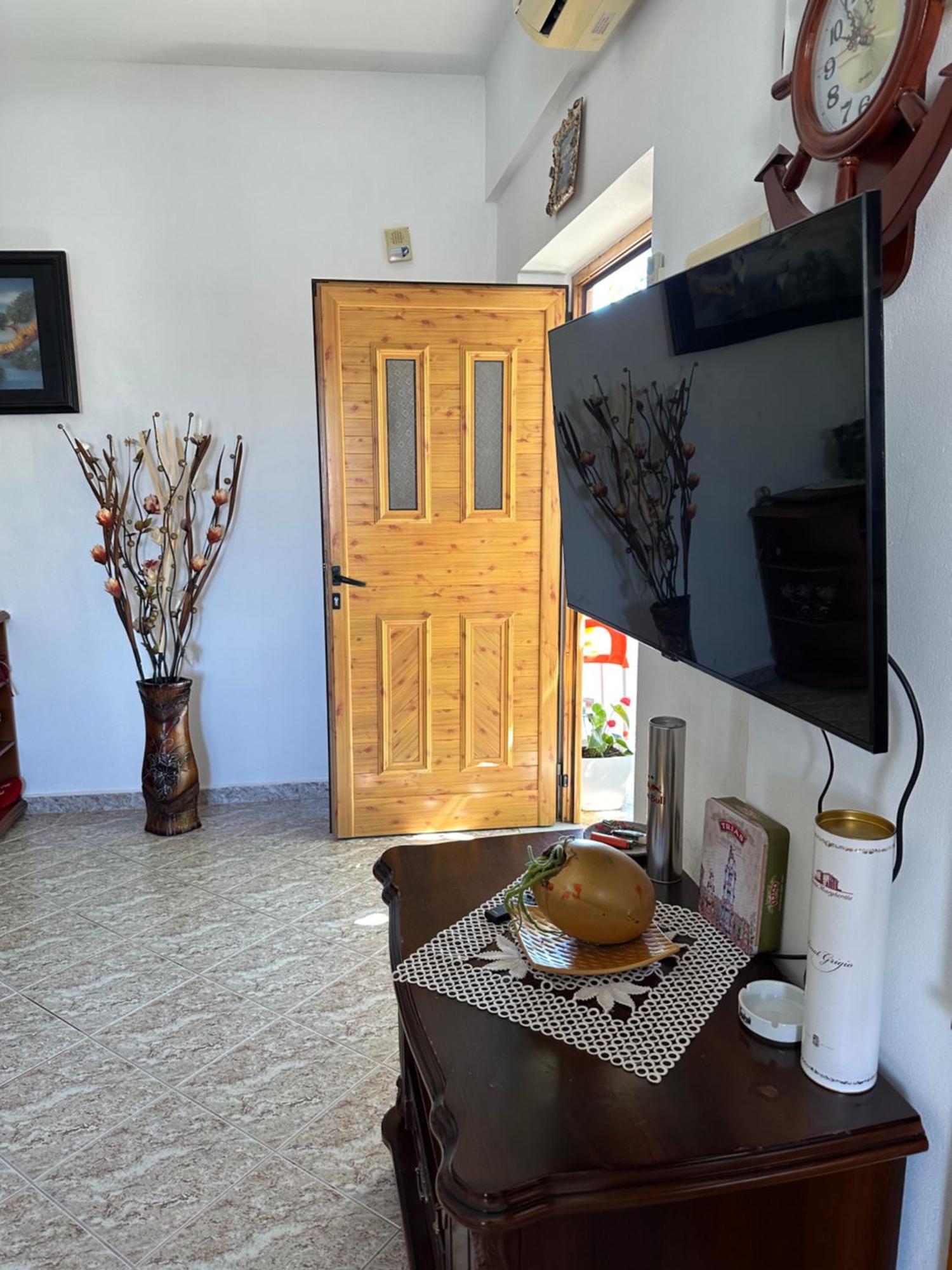 Albi'S Guesthouse Ксамил Екстериор снимка